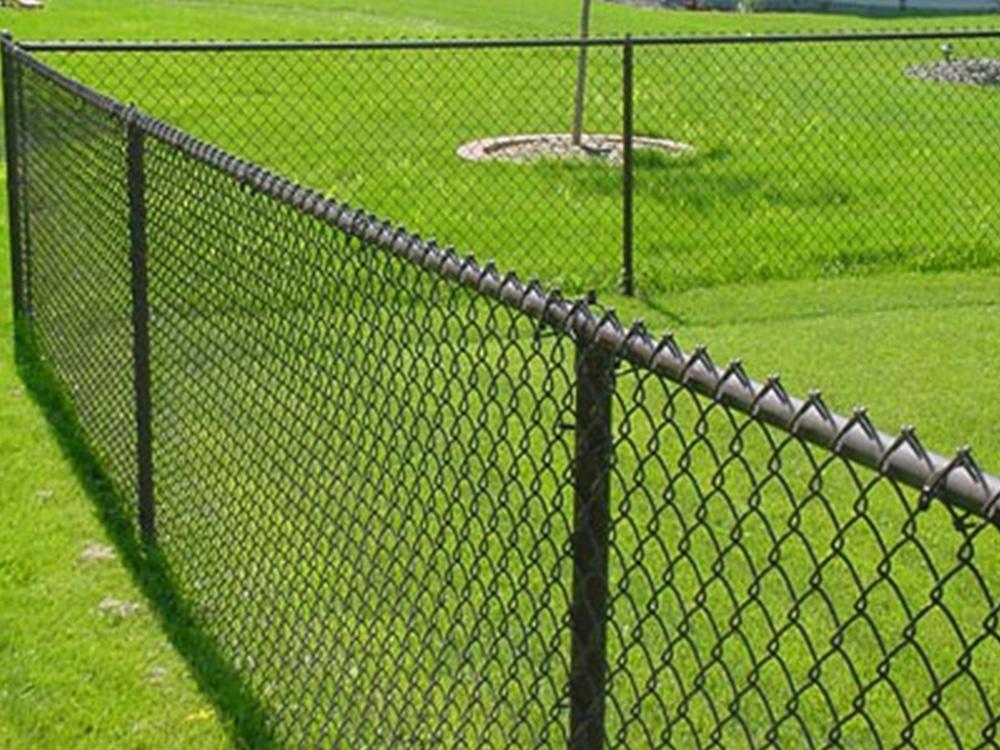 fence with vinyl cover